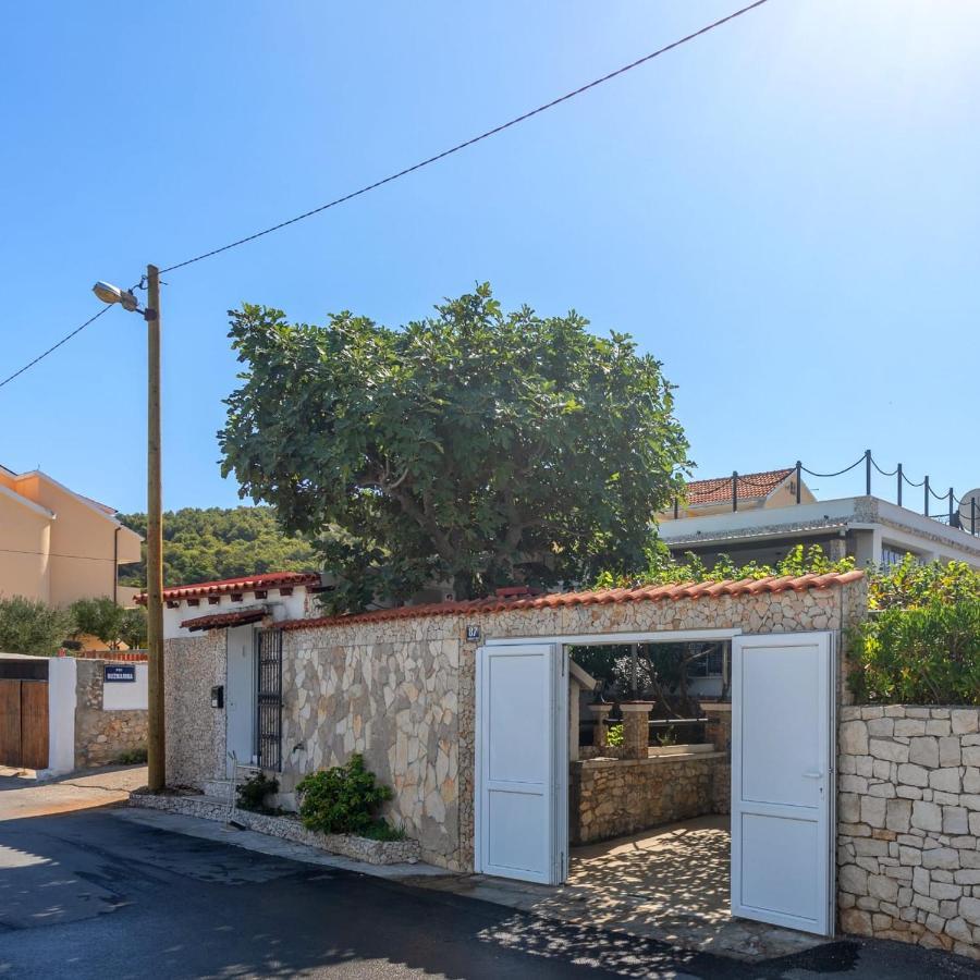 Apartman Iva Slatine Bagian luar foto